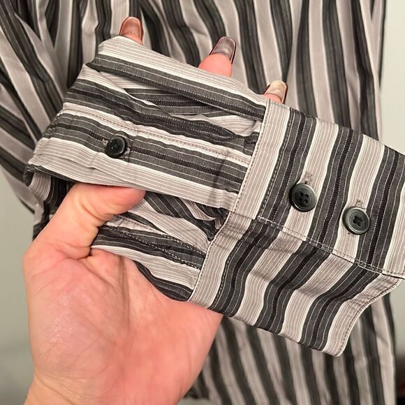 Men’s Calvin Klein Button Down Dress Shirt - Picture 3 of 7